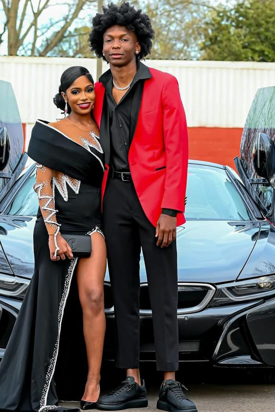 Red Shawl Lapel Close-Fitting Prom Suit