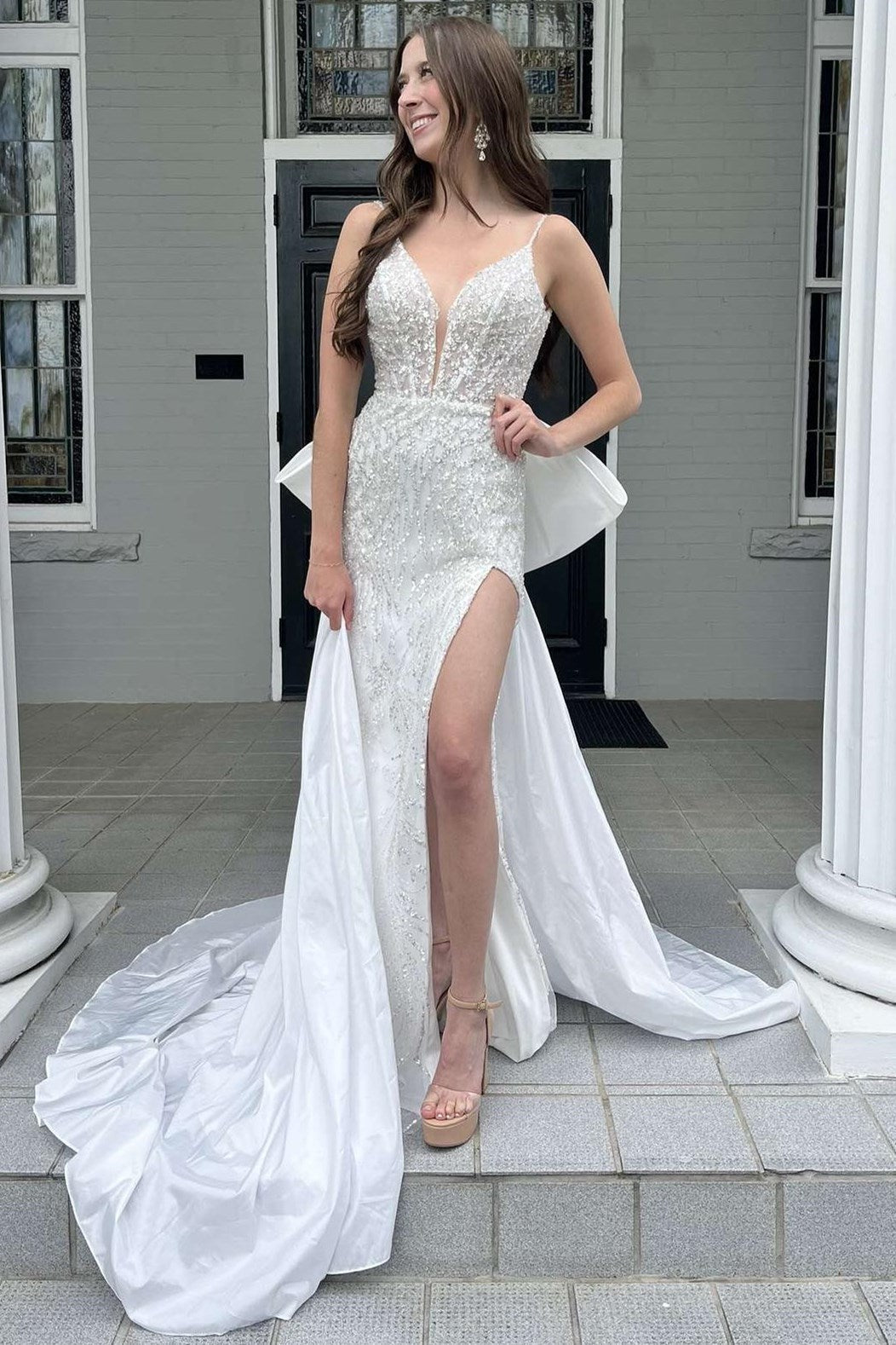 Luxury V-Neck Spaghetti-Straps Sleeveless Wedding Dress High Slit Open Back With Beads Bowknot