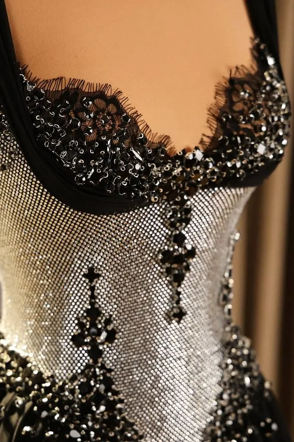 Luxurious Black Sweetheart Straps Sleeveless Prom Dresses A-Line With Gem Pleats