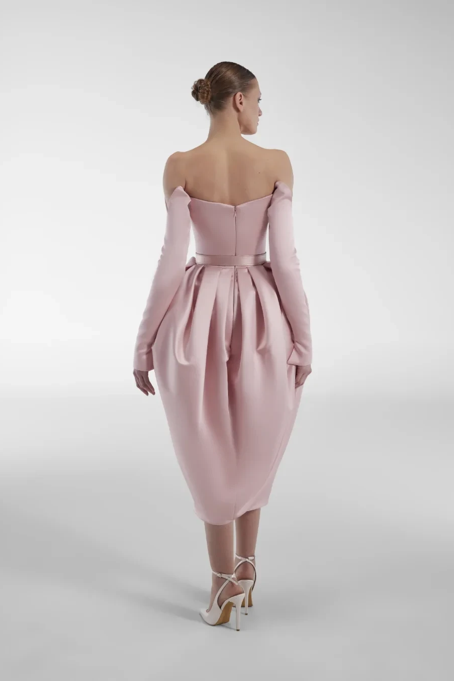 Timeless Pink Sweetheart Long Sleeves Satin Prom Dresses Pleats With Zipper