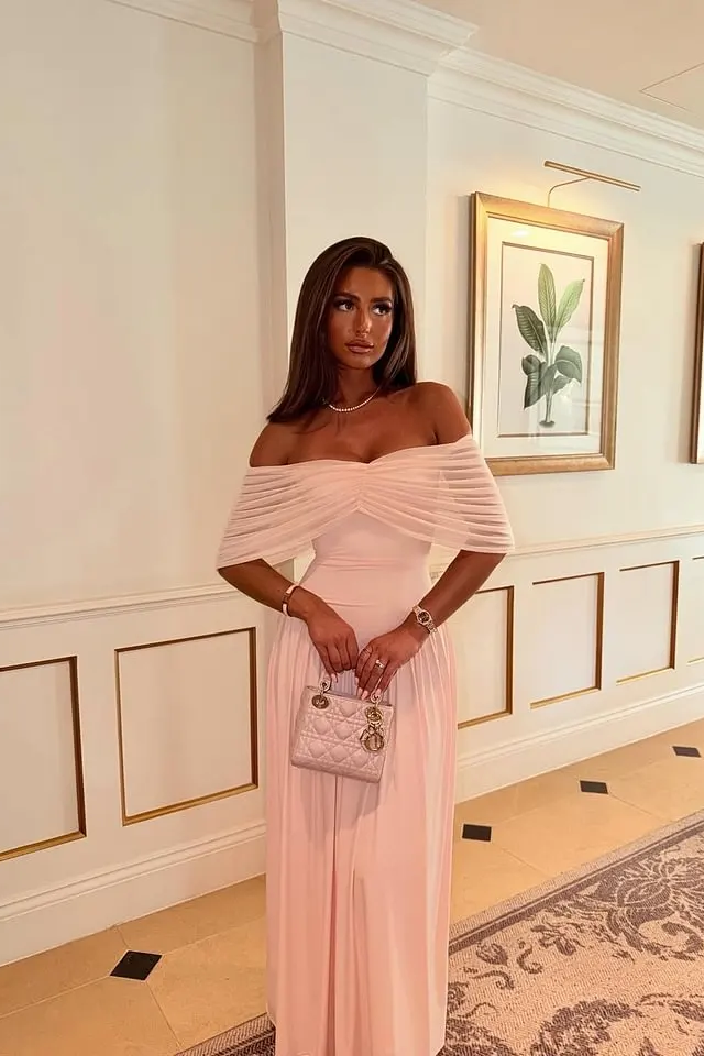 Romantic Pink Off The Shoulder Chiffon Prom Dresses Long With Pleats Zipper