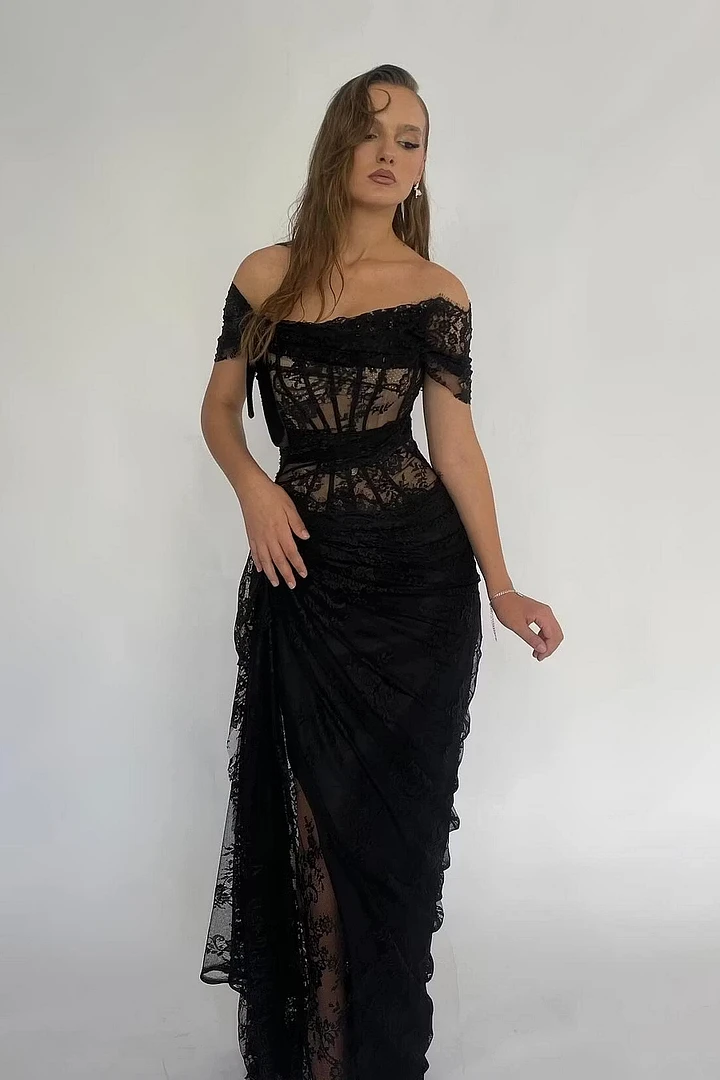 Glamorous Black Off The Shoulder Lace Mermaid Prom Dresses Sheath With Pleats