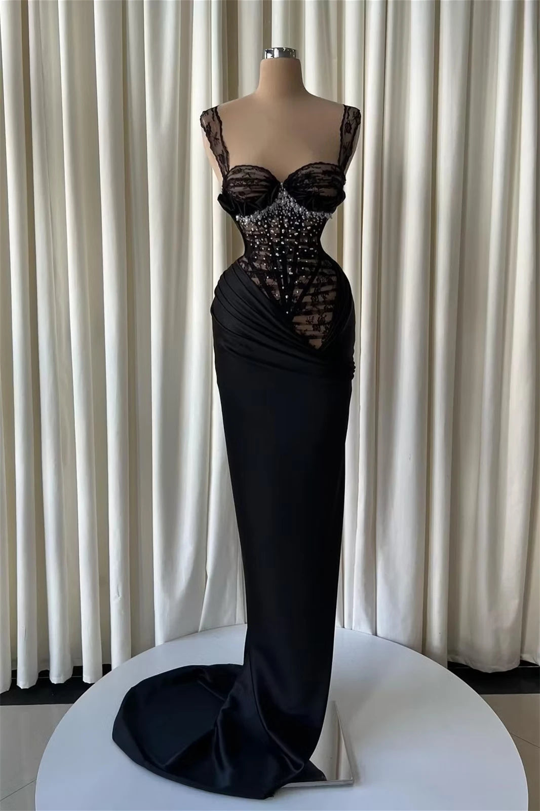 Romantic Black Straps Sweetheart Sleeveless Mermaid Lace Satin Wedding dresses Pearls With Pleats