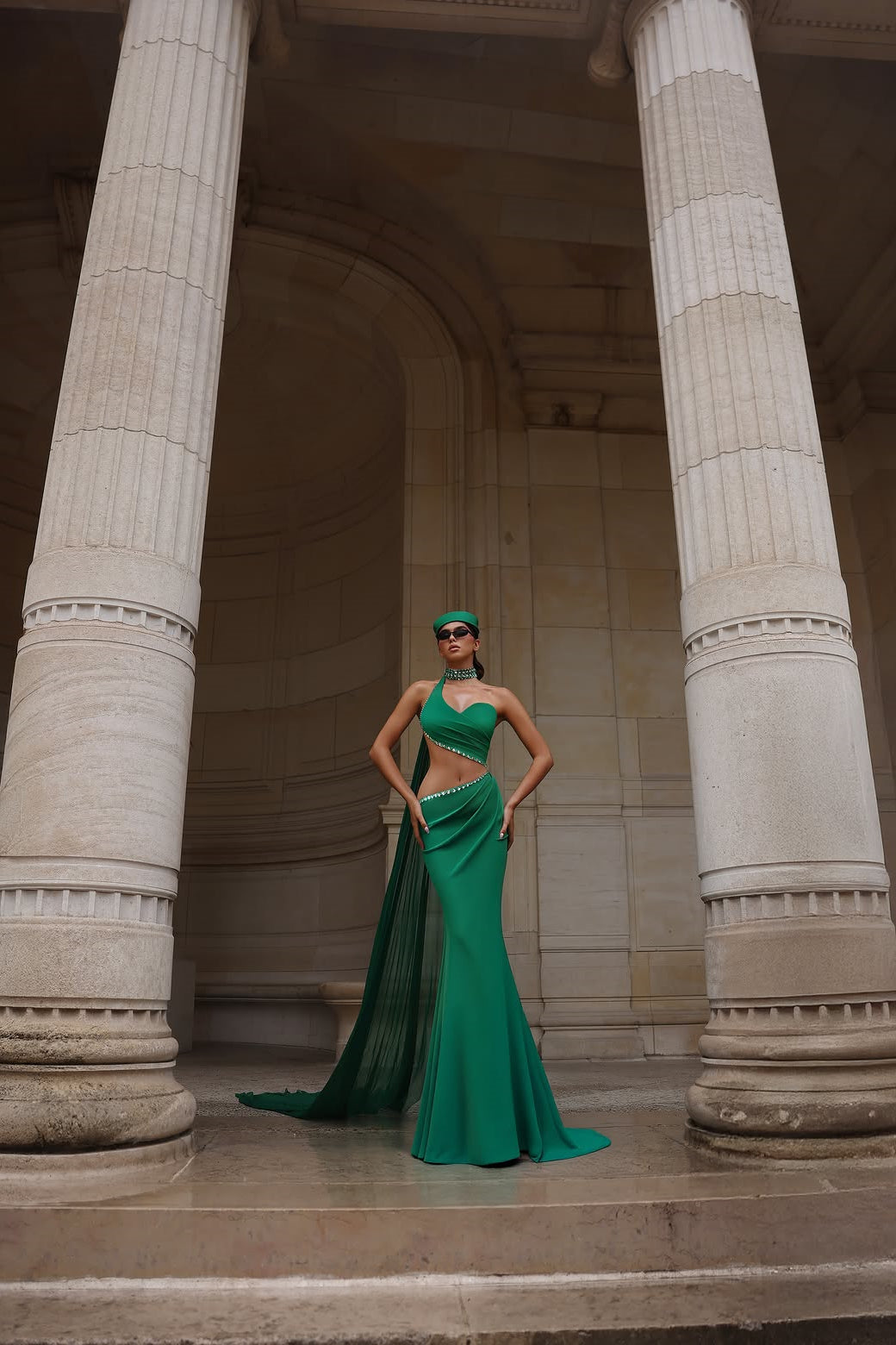 Luxurious Dark Green Sleeveless Satin Mermaid Wedding dresses Sheath Gem With Pleats
