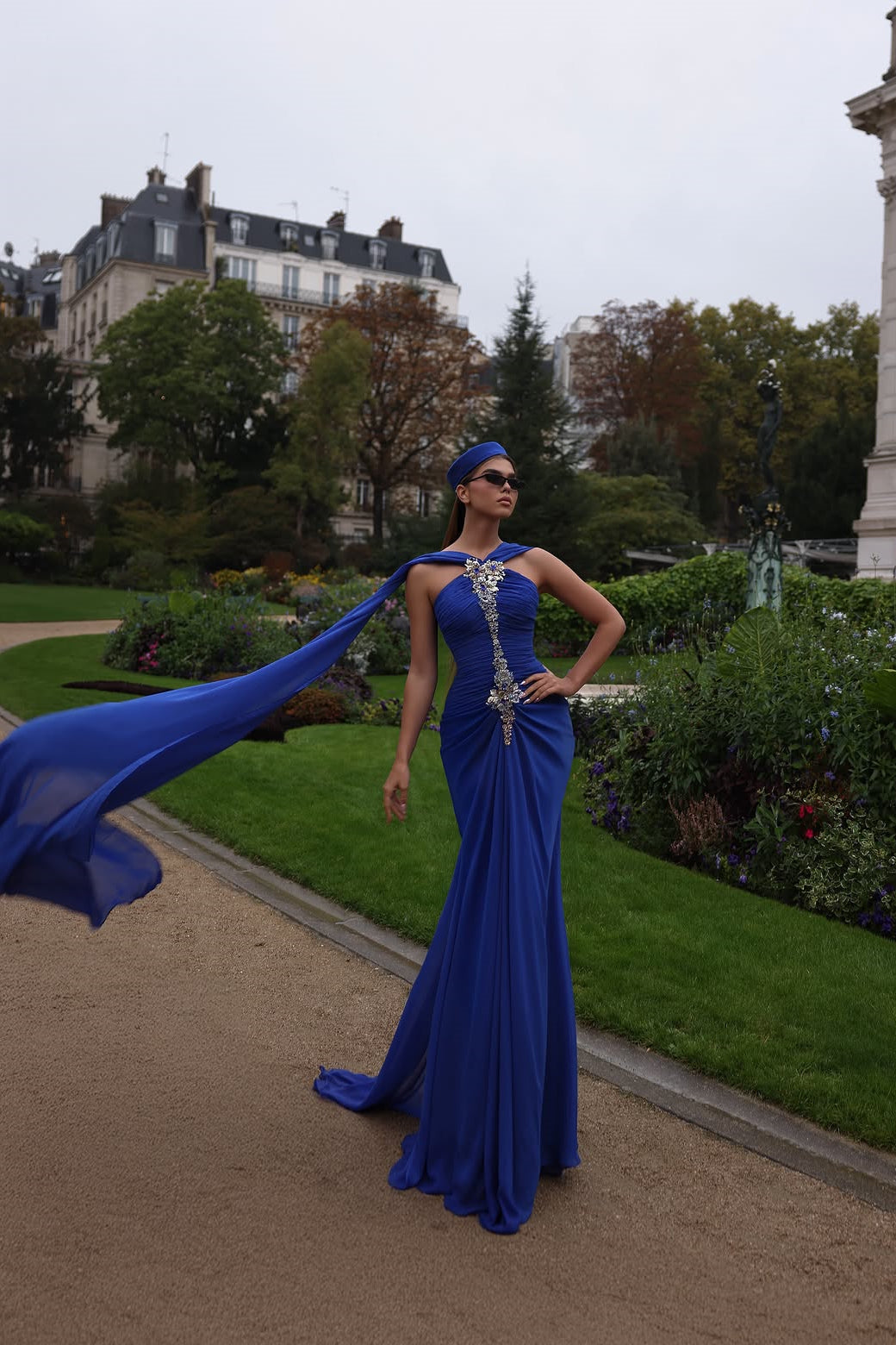 Romantic Royal Blue Sleeveless Mermaid Wedding dresses Floor Length Sheath With Pleats
