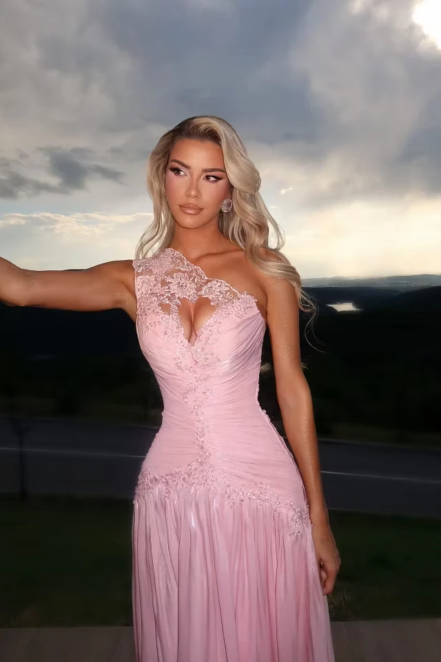 Luxurious Pink One Shoulder Sleeveless A-Line Wedding dresses Floor Length With Pleats
