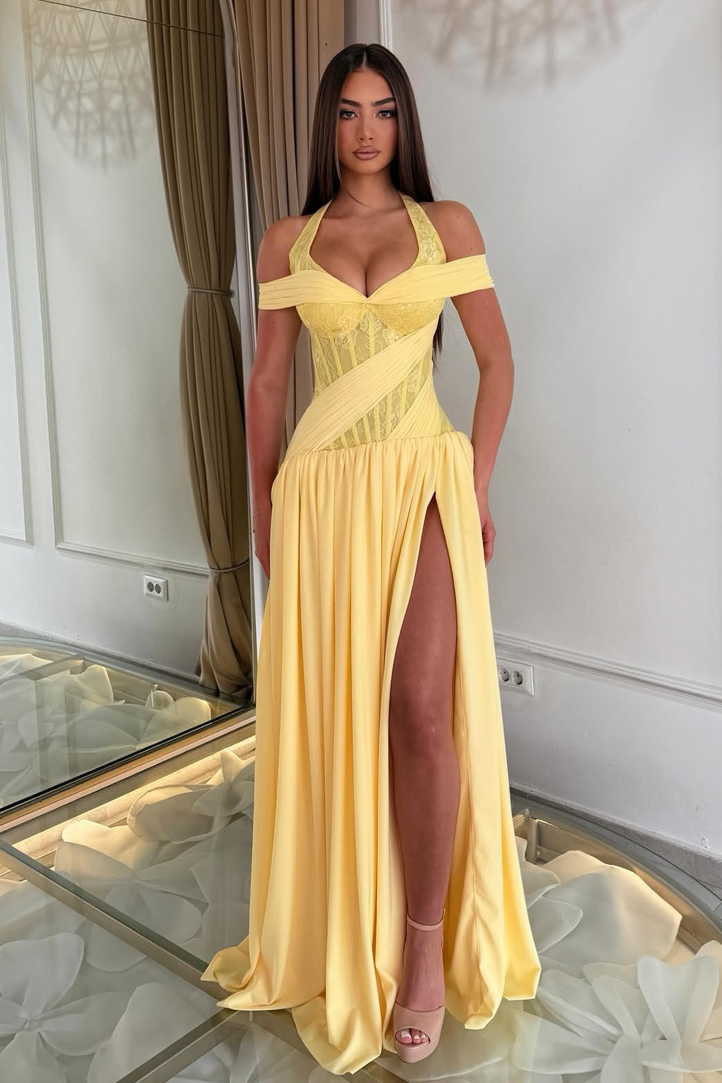 Elegant Yellow Halter Off The Shoulder Chiffon Lace Prom Dresses High Split With Pleats