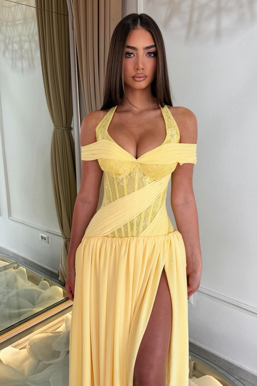 Elegant Yellow Halter Off The Shoulder Chiffon Lace Prom Dresses High Split With Pleats