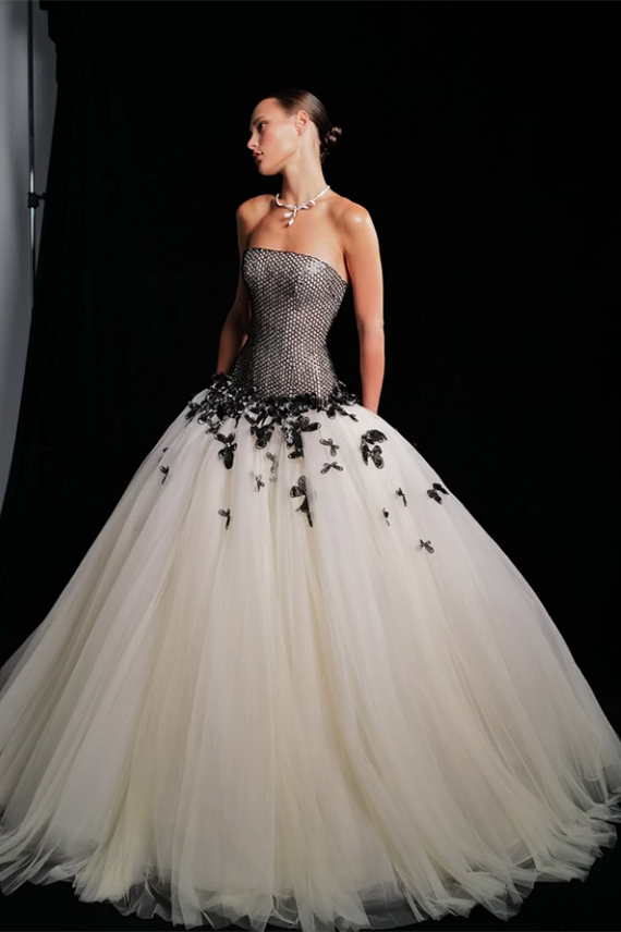 Luxurious Black White Strapless Sleeveless Tulle Prom Dresses Long With Pocket Pleats