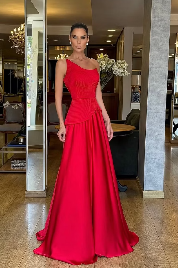Unique Red Strapless Sleeveless Satin A-Line Prom Dresses Floor Length With Zipper Pleats