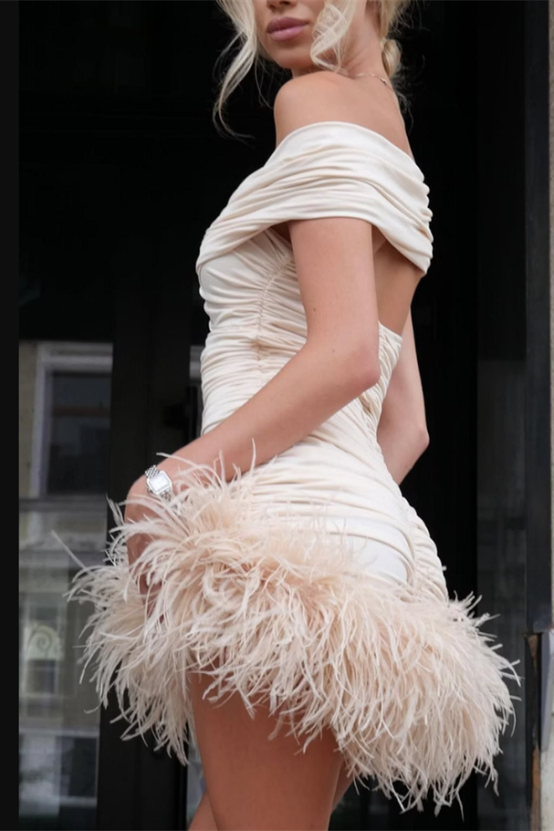 Modern Off The Shoulder Mermaid Homecoming Dresses Mini With Feather Pleats