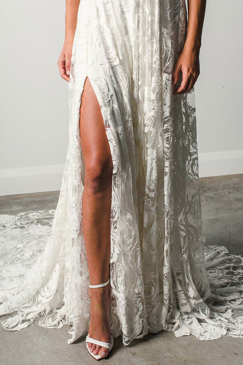 Beach Wedding Dress With Chapel Train White Chic V-Neck Sleeveless Sexy Backless Lace Split Long Bridal Gowns-Showprettydress