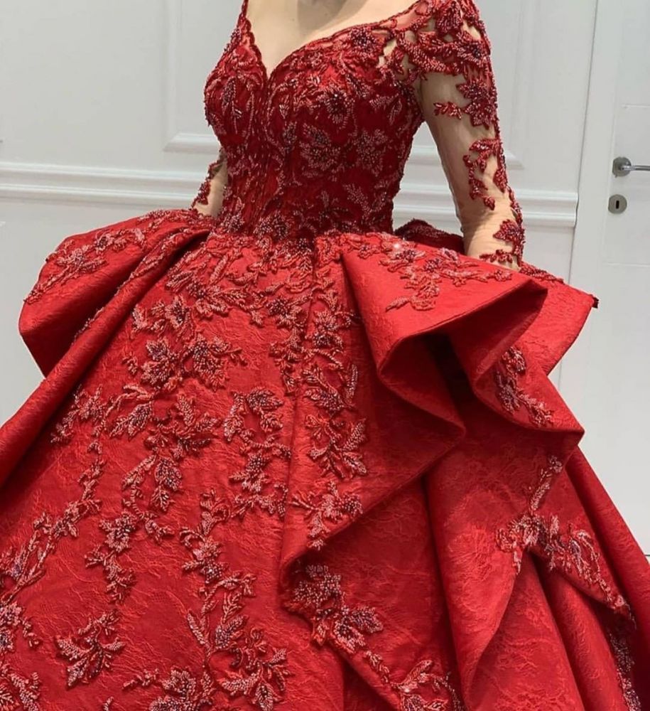 Burgundy Lace Appliques Long Sleevess V-neck Ruffles Ball Gowns Evening Gowns-showprettydress