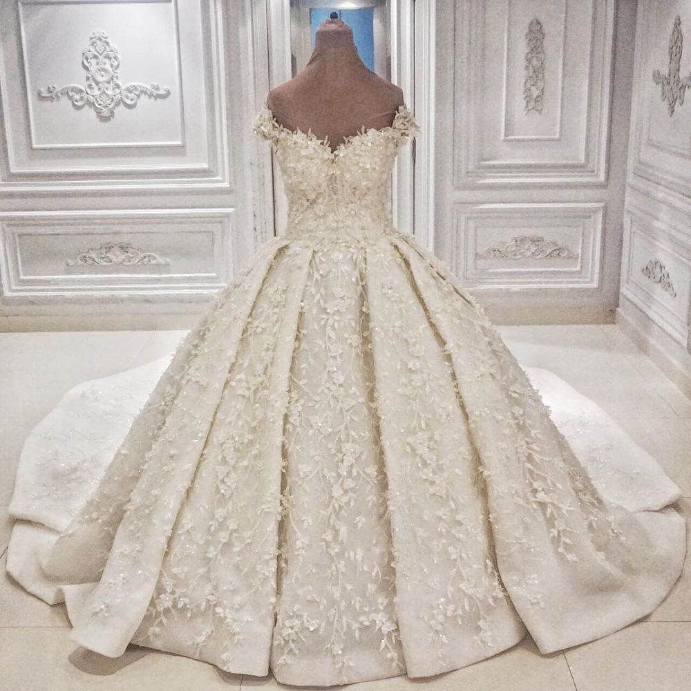 Cap sleeves Off the shoulder Lace Appliques Ball Gown Wedding Dress-showprettydress