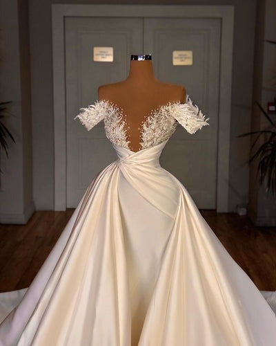 Charming Long A-line Off-the-shoulder Cathedral V-neck Satin Lace Wedding Dress-showprettydress