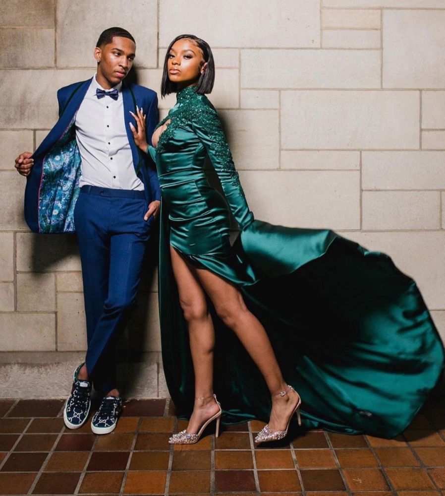 Chic Dark Green Appliques Front Split Prom Party GownsLong Sleeves-showprettydress