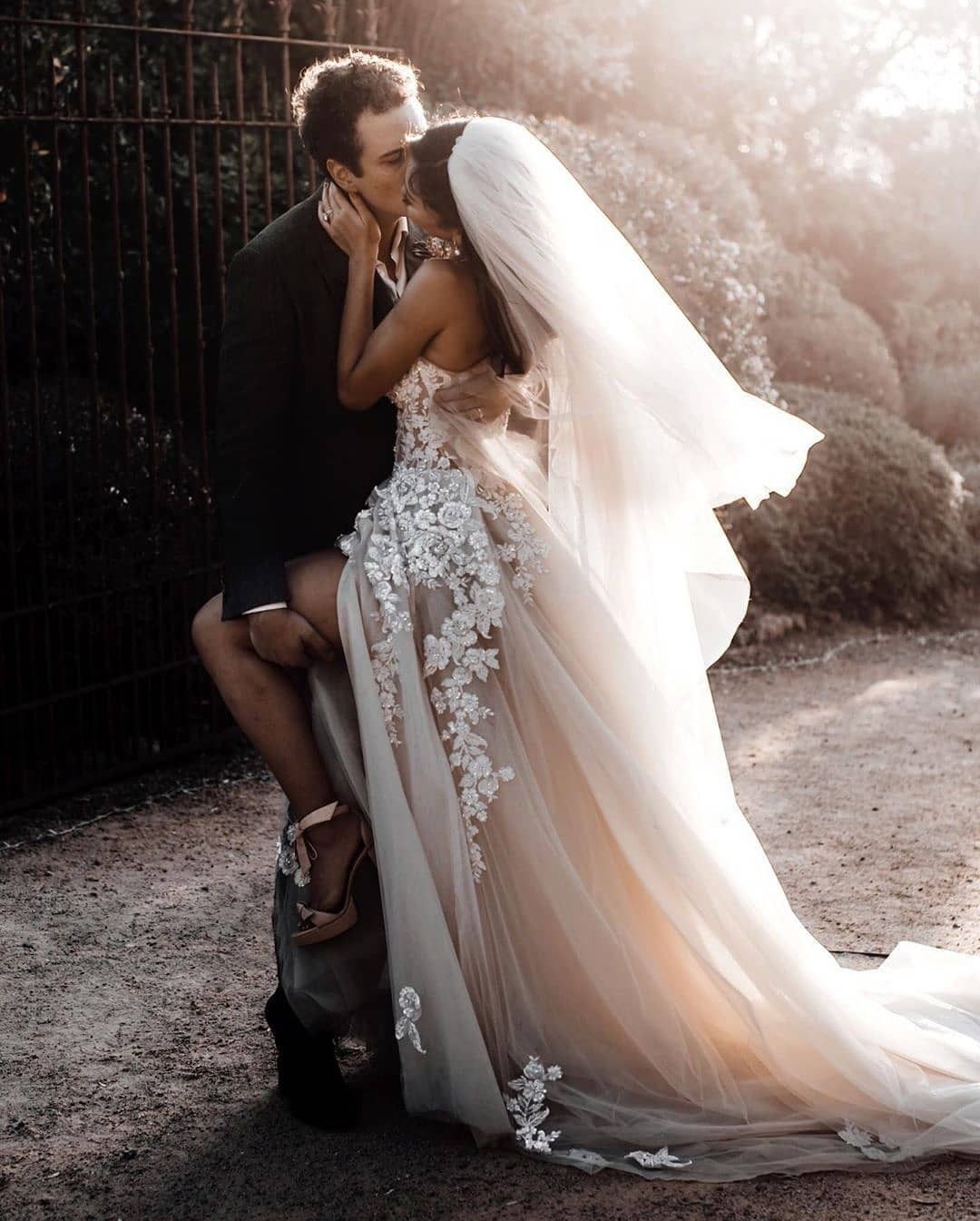 Chic Long A-line Sweetheart Lace Tulle 3D Floral Wedding Dress-showprettydress