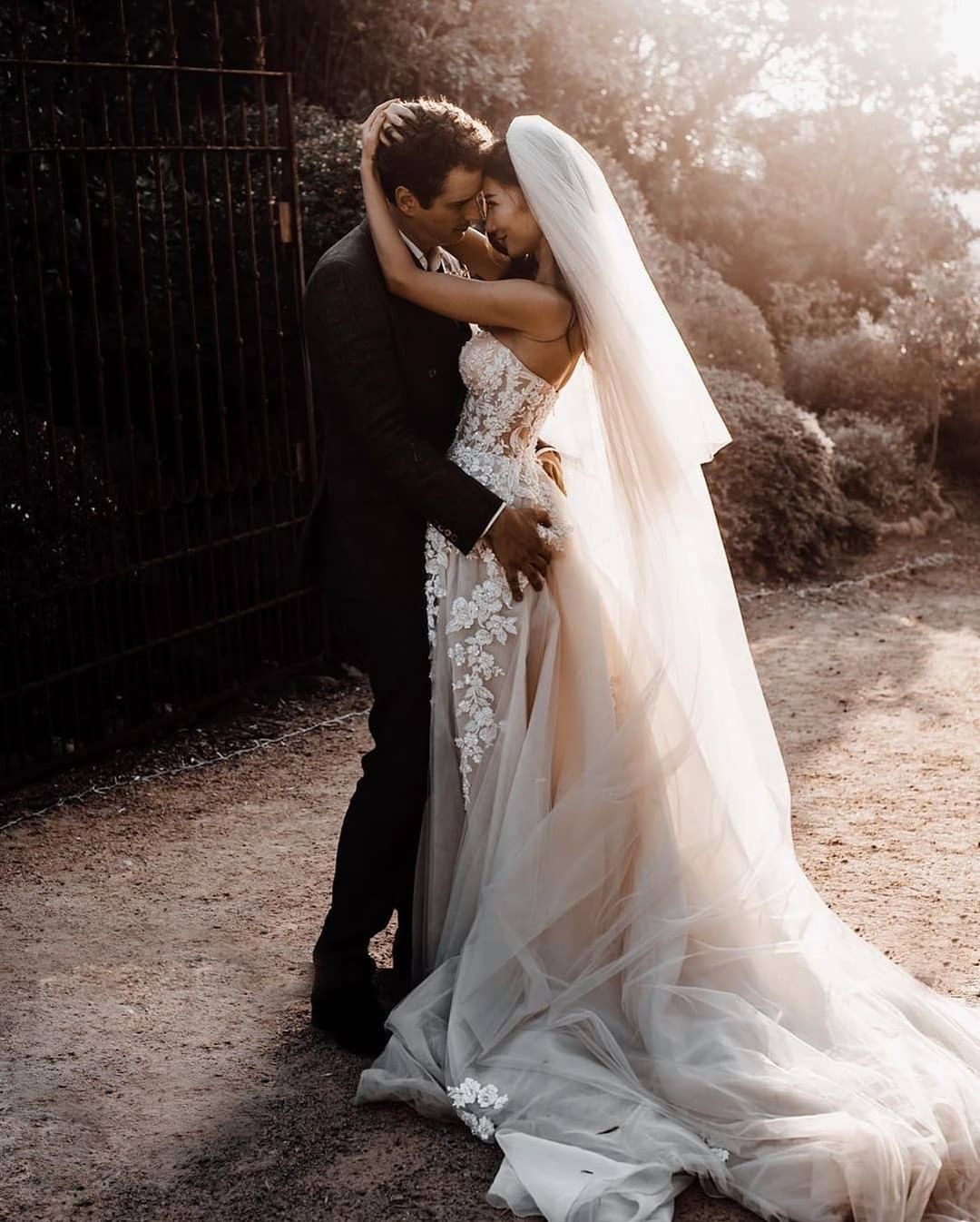 Chic Long A-line Sweetheart Lace Tulle 3D Floral Wedding Dress-showprettydress