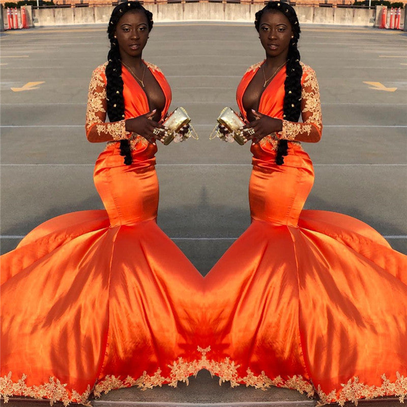 Chic Long Sleevess Deep V-Neck Appliques Mermaid Lace Prom Dresses-showprettydress