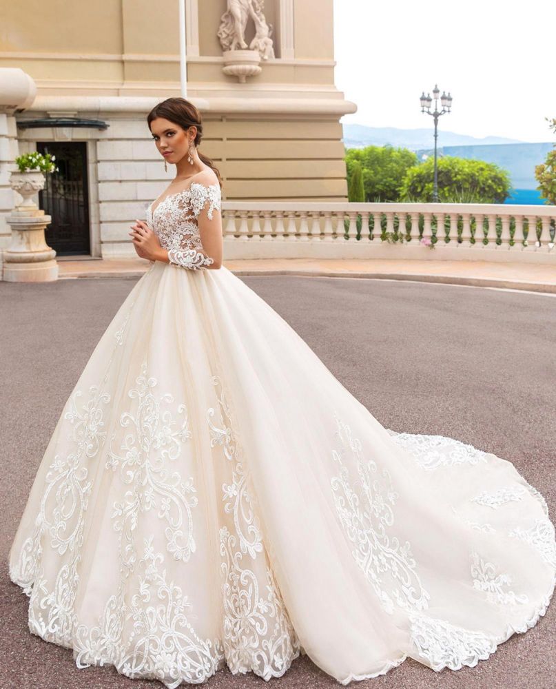 Classic Illusion neck Long Sleevess lace appliques ivory wedding dress-showprettydress