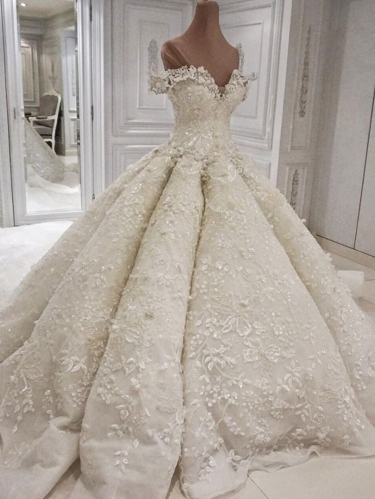 Classic Off theshoulder Luxurious Appliques Ball Gown Wedding Dress-showprettydress