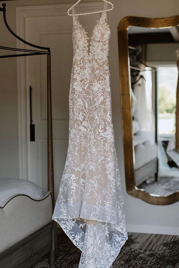 Classic V Neck Spaghetti Straps Mermaid Wedding Gown Floral Lace Dress for Bride-showprettydress