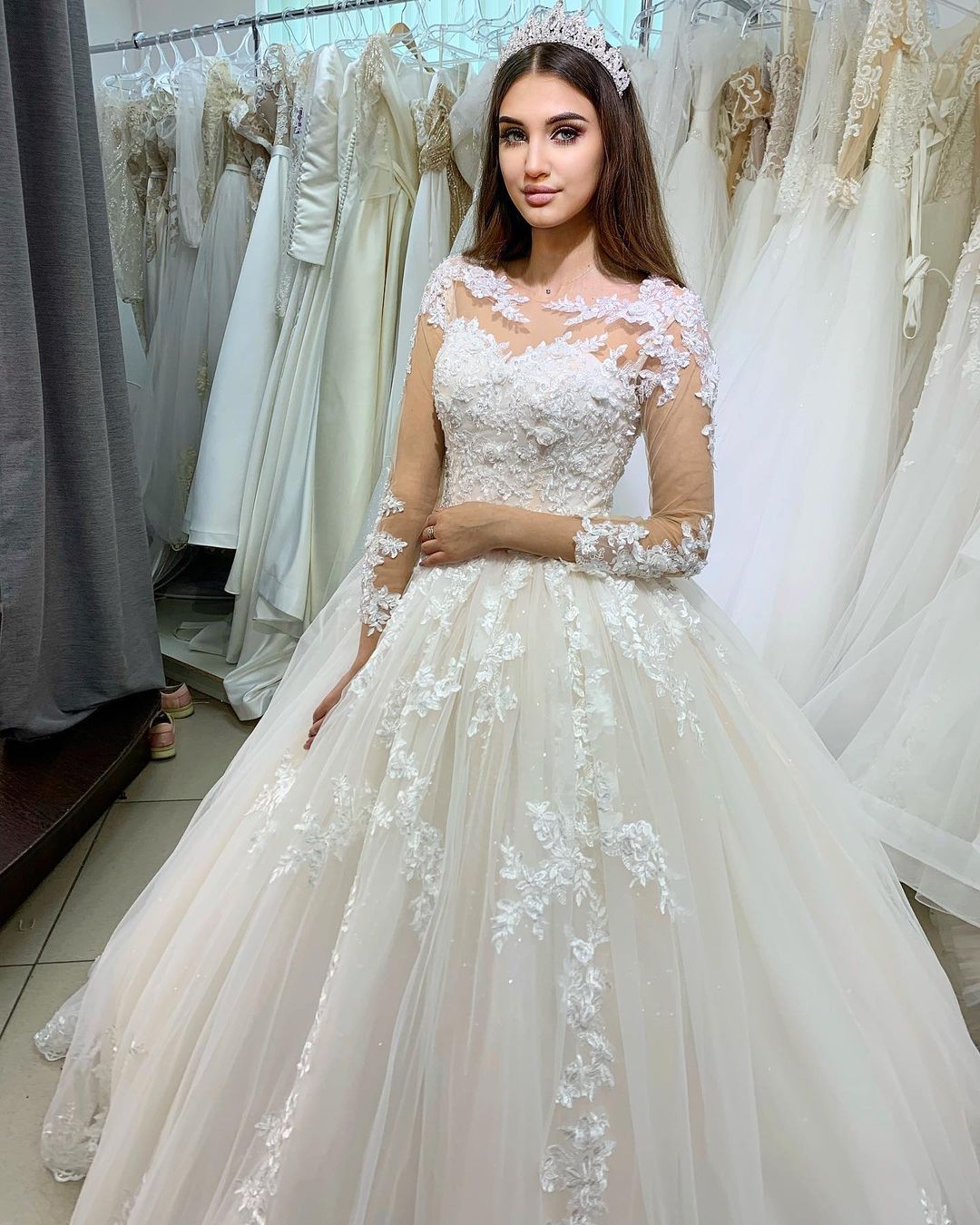 Classy Long Princess Appliques Lace Tulle Wedding Dress with Sleeves-showprettydress
