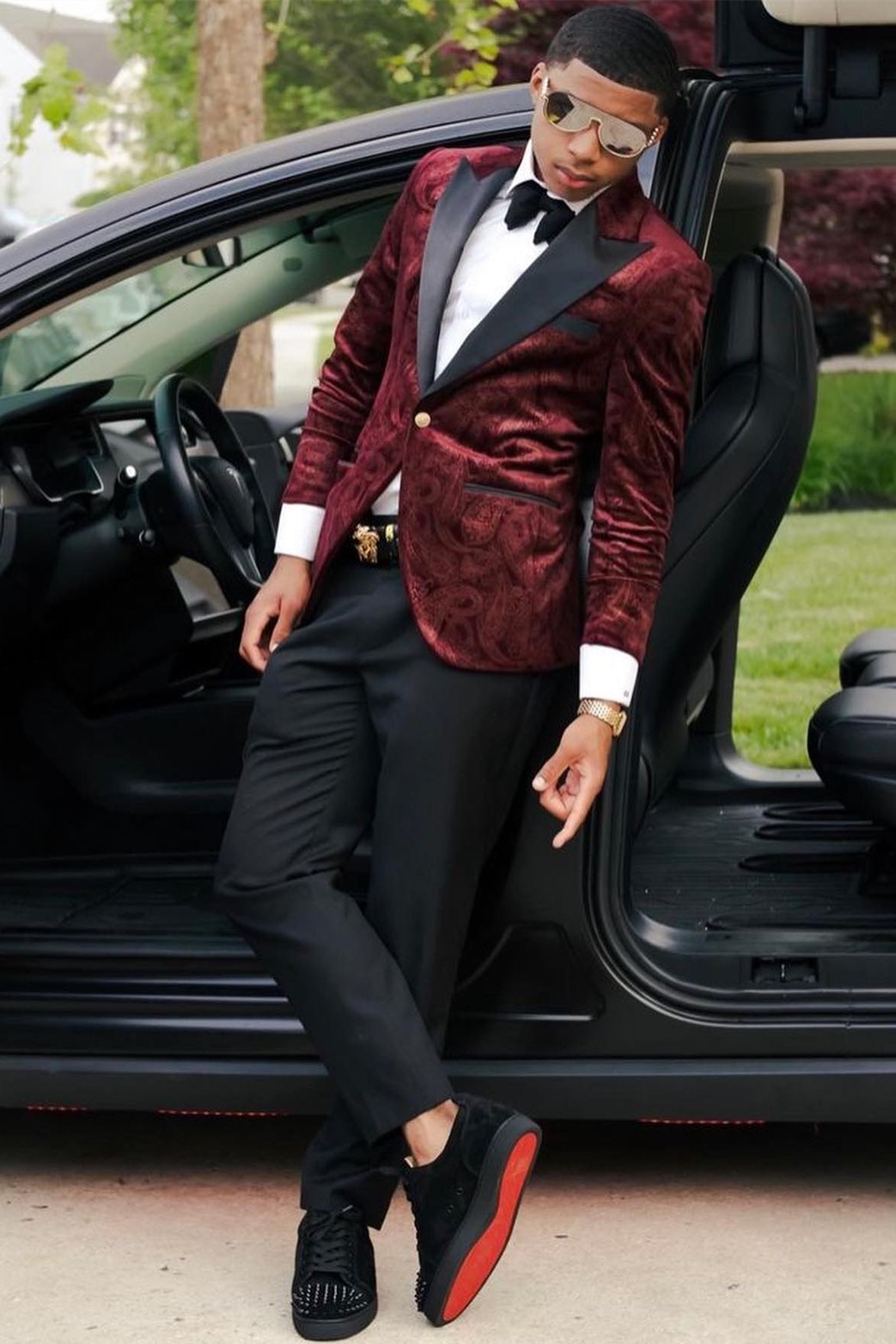 Burgundy Peaked Lapel Jacquard Prom Suit