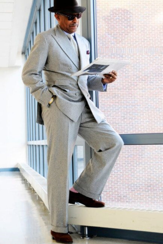 Modern Light Gray Peaked Lapel Double-Breasted Prom Suit
