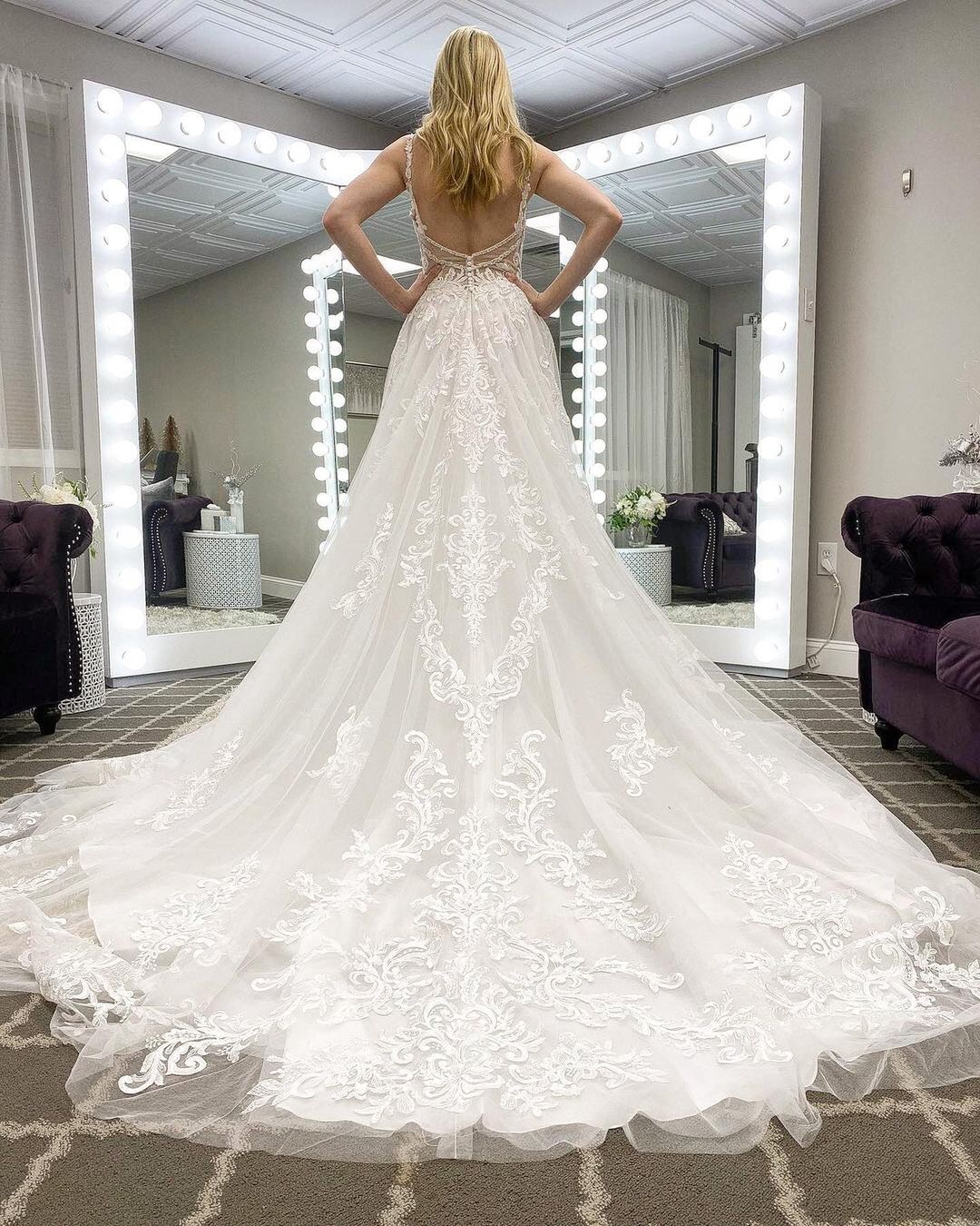 Elegant Long A-line V-neck Appliques Lace Tulle Backless Wedding Dress-showprettydress