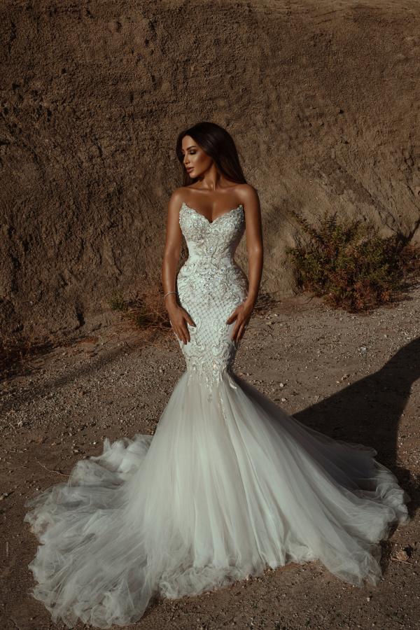 Elegant Long Meramid Sweetheart Backless Tulle Wedding Dress with Appliques Lace-showprettydress