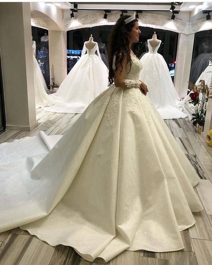 Elegant Long Princess Sweetheart Satin Wedding Dress with Sleeves-showprettydress