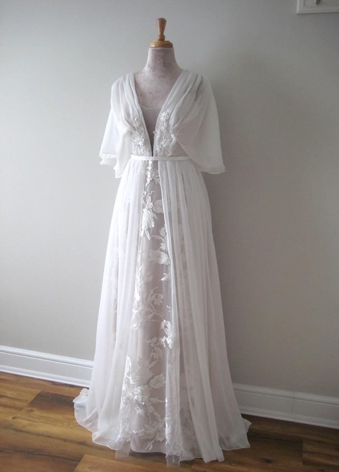 Elegant Wedding Dresses V Neck Half Sleeves Backless Lace Bridal Gown-Showprettydress