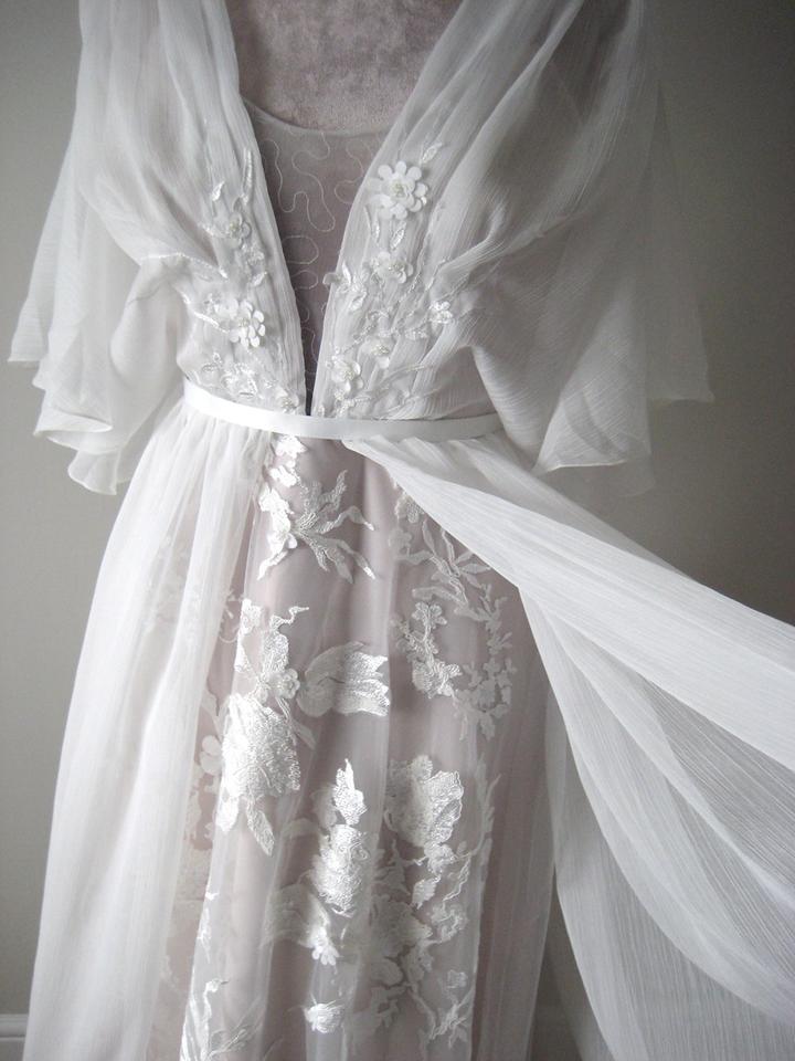 Elegant Wedding Dresses V Neck Half Sleeves Backless Lace Bridal Gown-Showprettydress