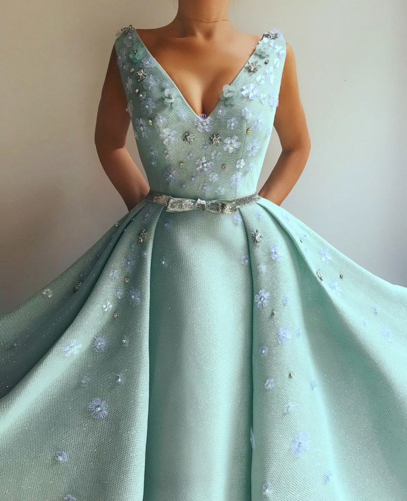 Exquisite Sequins V-neck Sleeveless Prom Party Gowns| Chic Flowers Pearls Long Prom Party Gowns with Beading Sash-showprettydress