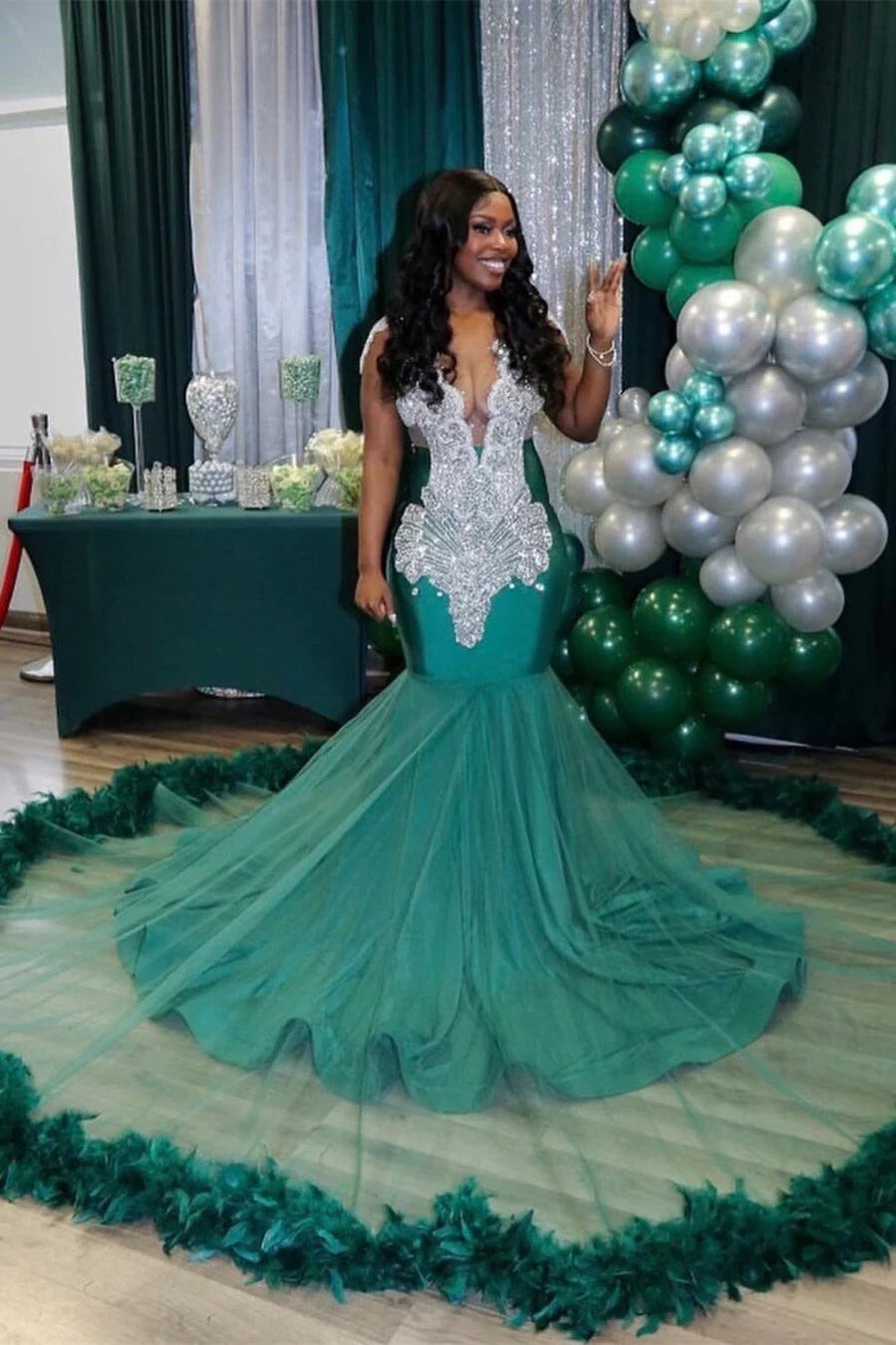 Luxury Long Mermaid V-neck Beadings Tulle Prom Dress