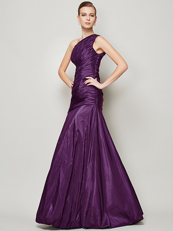 Fabulous Sleeveless One Shoulders Pleats Long Taffeta Bridesmaid Dresses-Showprettydress