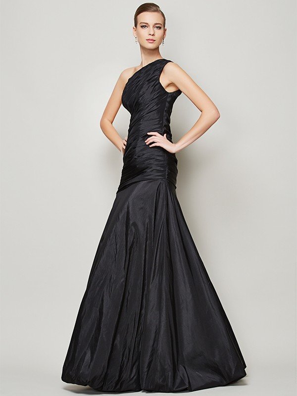 Fabulous Sleeveless One Shoulders Pleats Long Taffeta Bridesmaid Dresses-Showprettydress