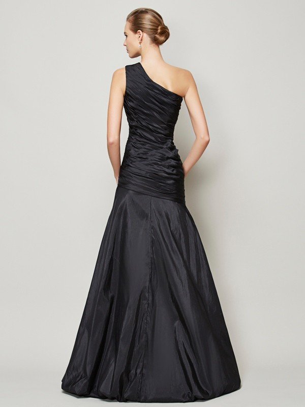 Fabulous Sleeveless One Shoulders Pleats Long Taffeta Bridesmaid Dresses-Showprettydress