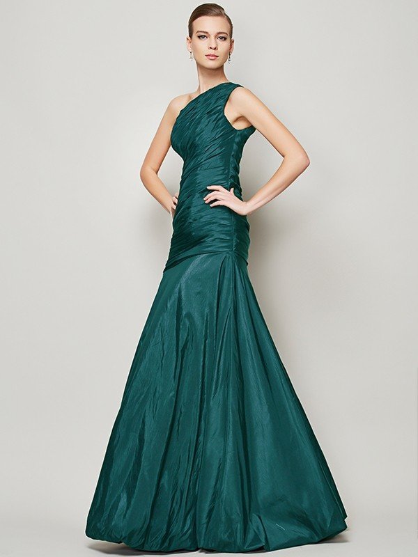 Fabulous Sleeveless One Shoulders Pleats Long Taffeta Bridesmaid Dresses-Showprettydress