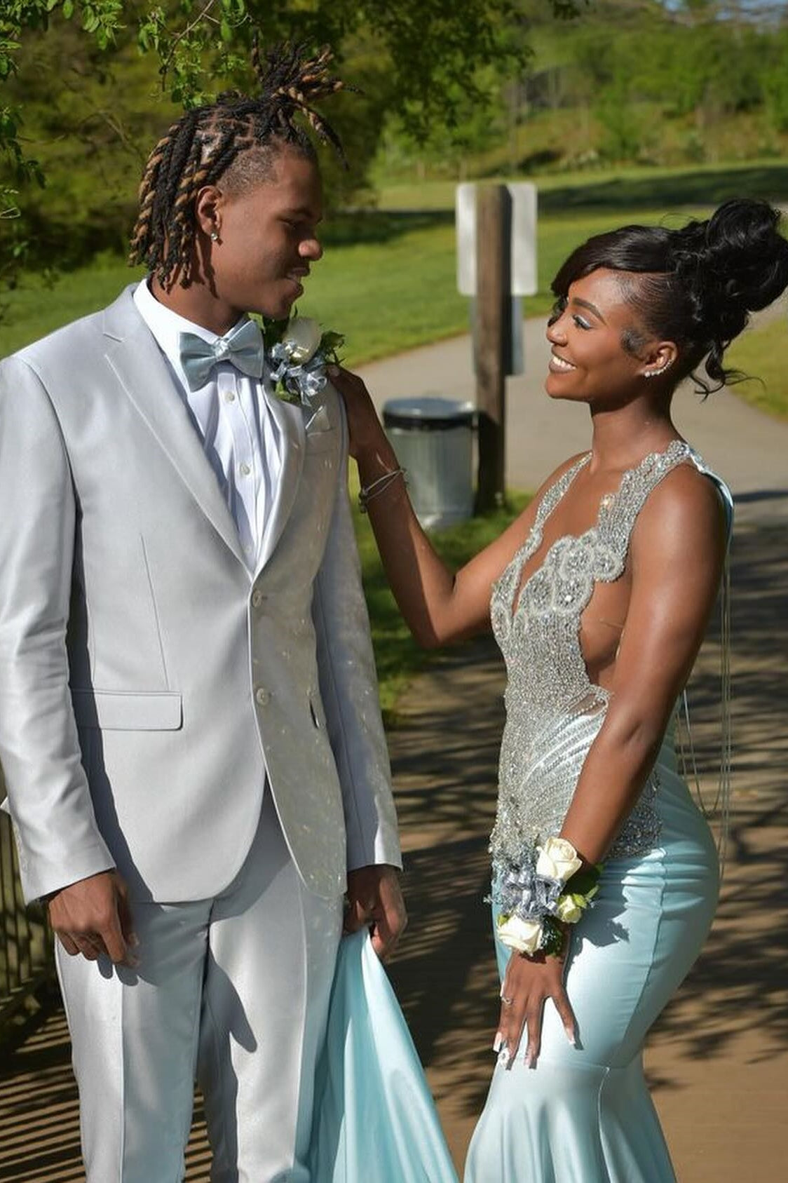 Glamorous Sky Blue Crystal Mermaid Sleeveless V-Neck Prom Dress-showprettydress