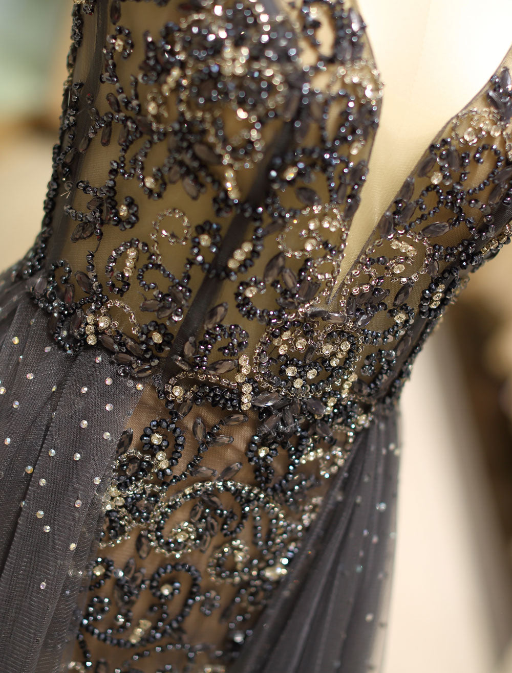 Gorgeous Evening Dresses Grey Luxury Heavy Beaded Tulle Backless V Neck Formal Evening Dress With Train-showprettydress