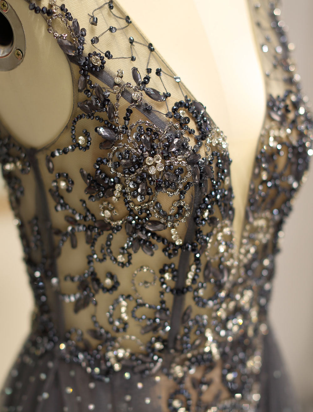 Gorgeous Evening Dresses Grey Luxury Heavy Beaded Tulle Backless V Neck Formal Evening Dress With Train-showprettydress