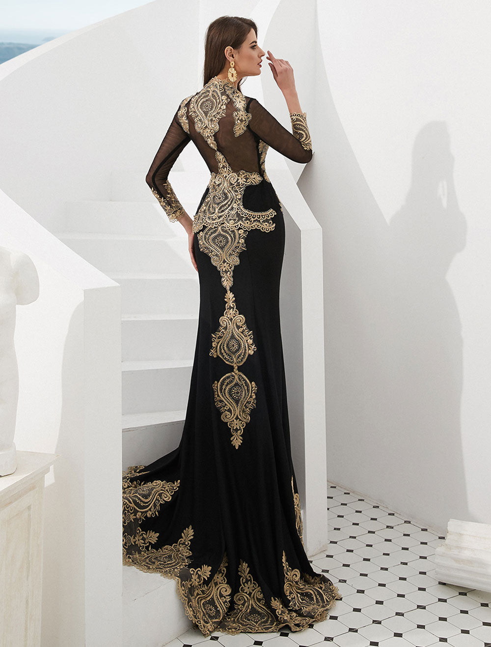 Gorgeous Luxury Evening Dresses Embroidered Beaded Queen Anneneck Long Sleeve Formal Gowns With Cloak-showprettydress