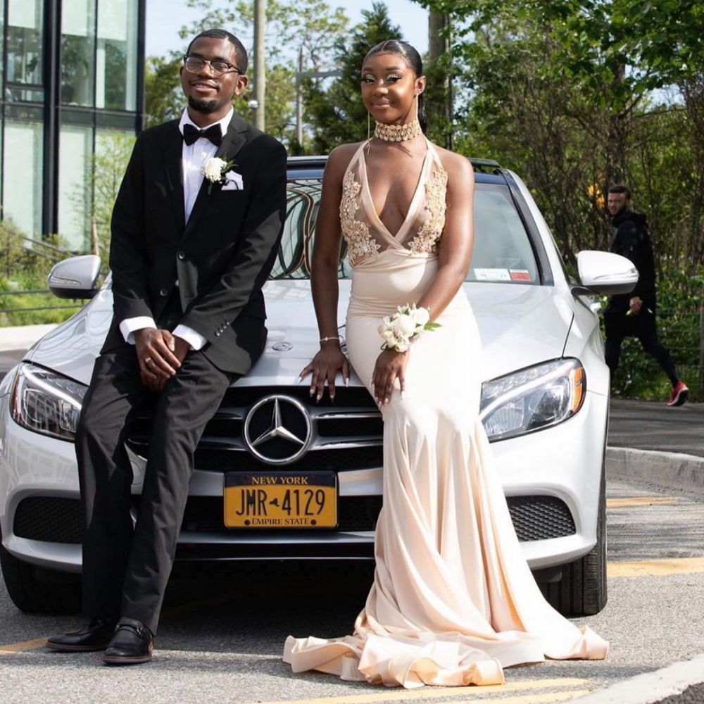 Halter Deep V-Neck Mermaid Evening Dress Appliques Prom Party Gowns-showprettydress