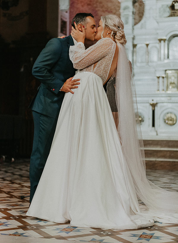 Illusion Neck Plus Size Chic A-line Lace Sweep Train Long Sleeves Wedding Dresses-Showprettydress