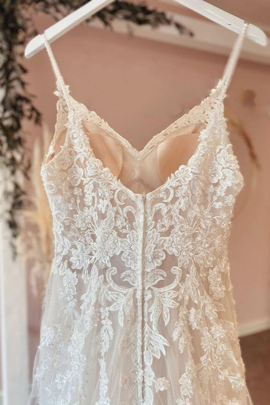 Long A-Line Spaghetti Straps Sweetheart Appliques Lace Tulle Wedding Dress-showprettydress