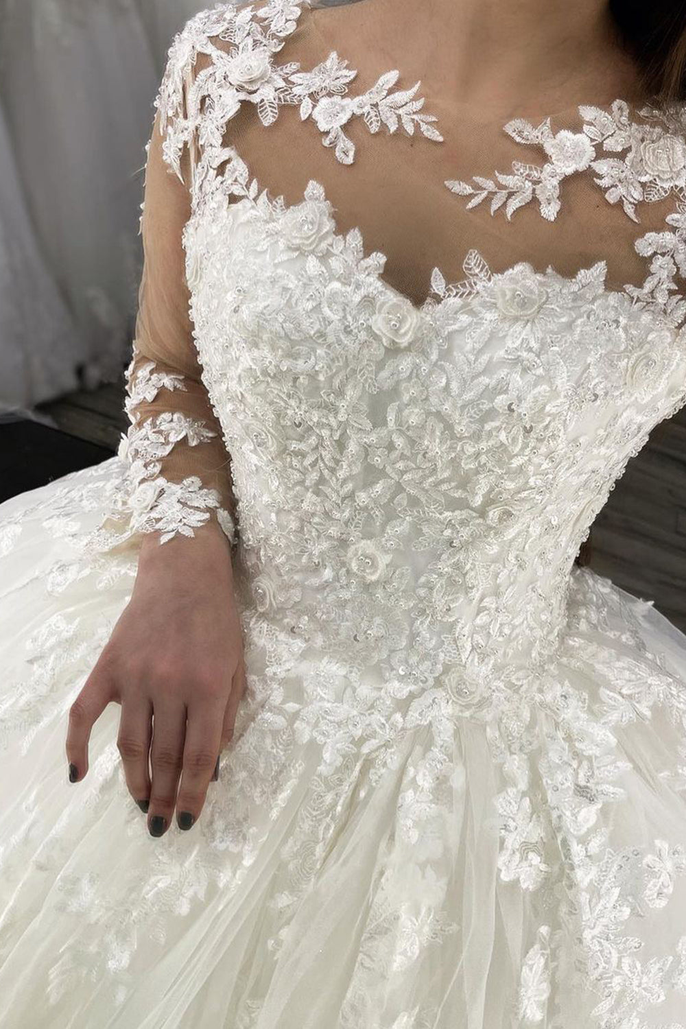 Long Ball Gown Sweetheart Appliques Lace Tulle Wedding Dress with Sleeves-showprettydress