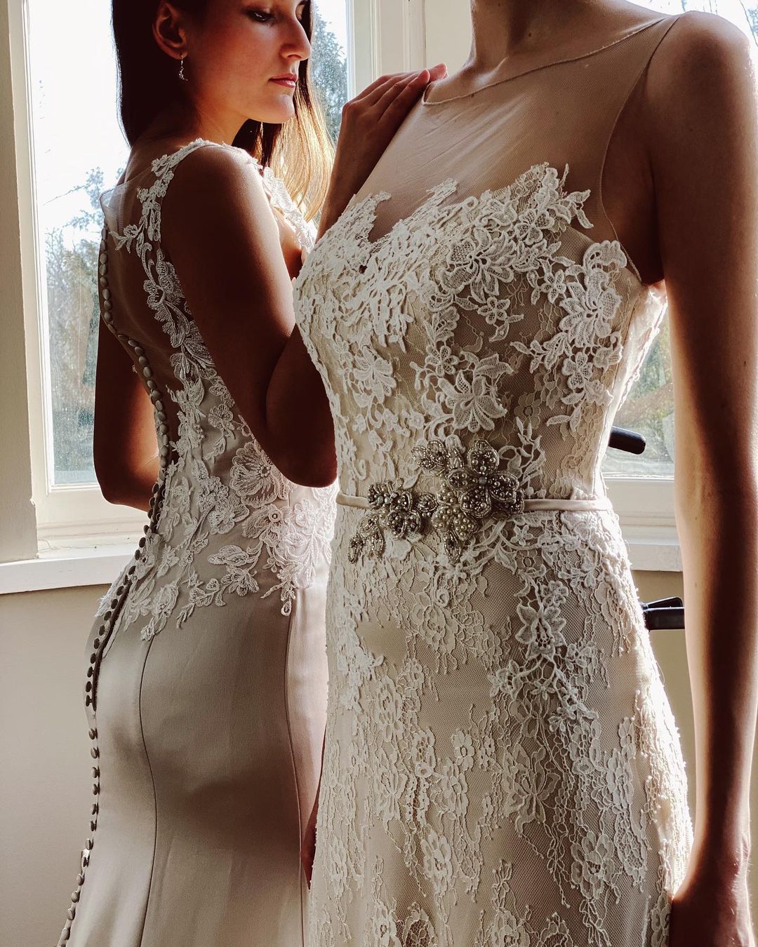 Long Mermaid Bateau Appliques Lace Wedding Dress With Pearl Sash-showprettydress