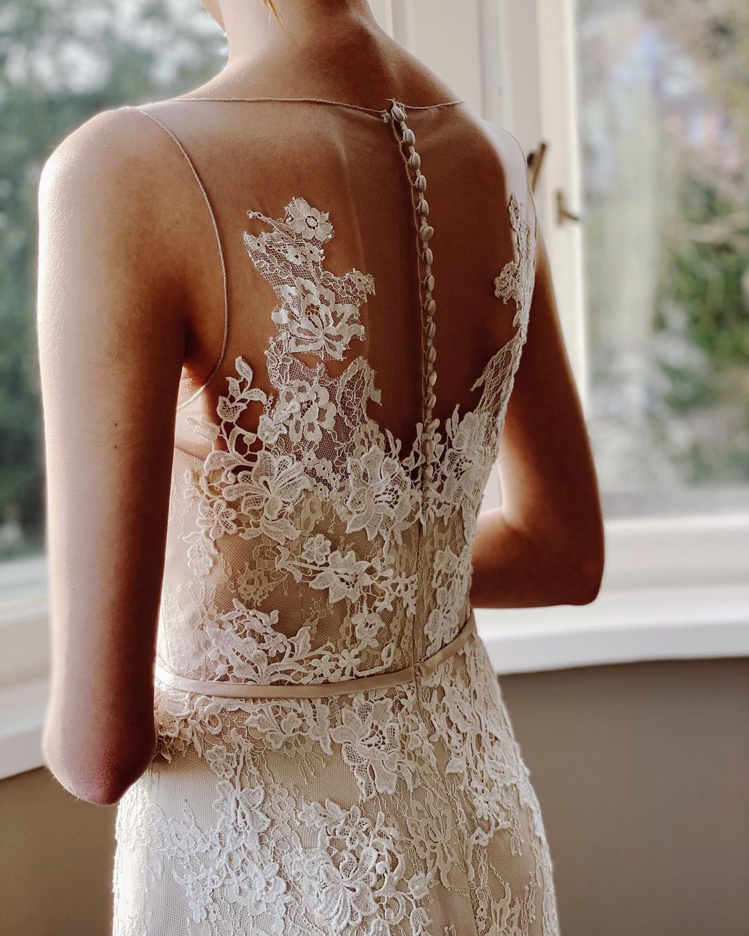 Long Mermaid Bateau Appliques Lace Wedding Dress With Pearl Sash-showprettydress